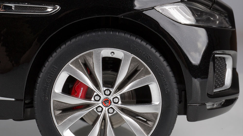 F-Pace 1:18 Scale Model 10