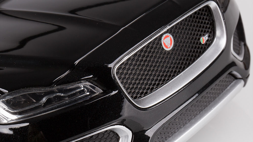 F-Pace 1:18 Scale Model 9